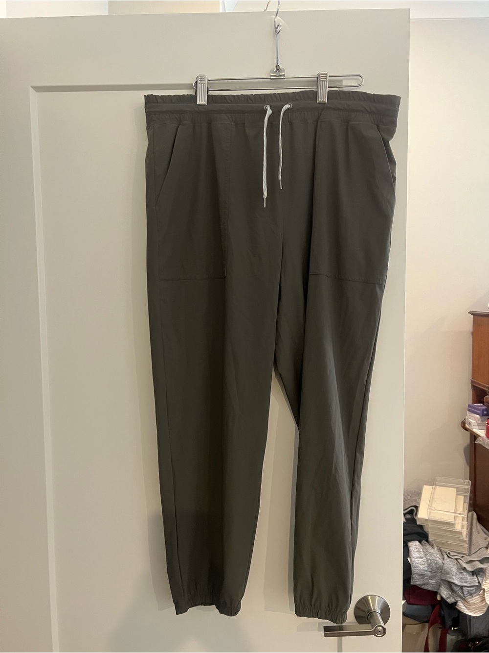 Vuori Olive Green Elastic Waist Jogger Pants